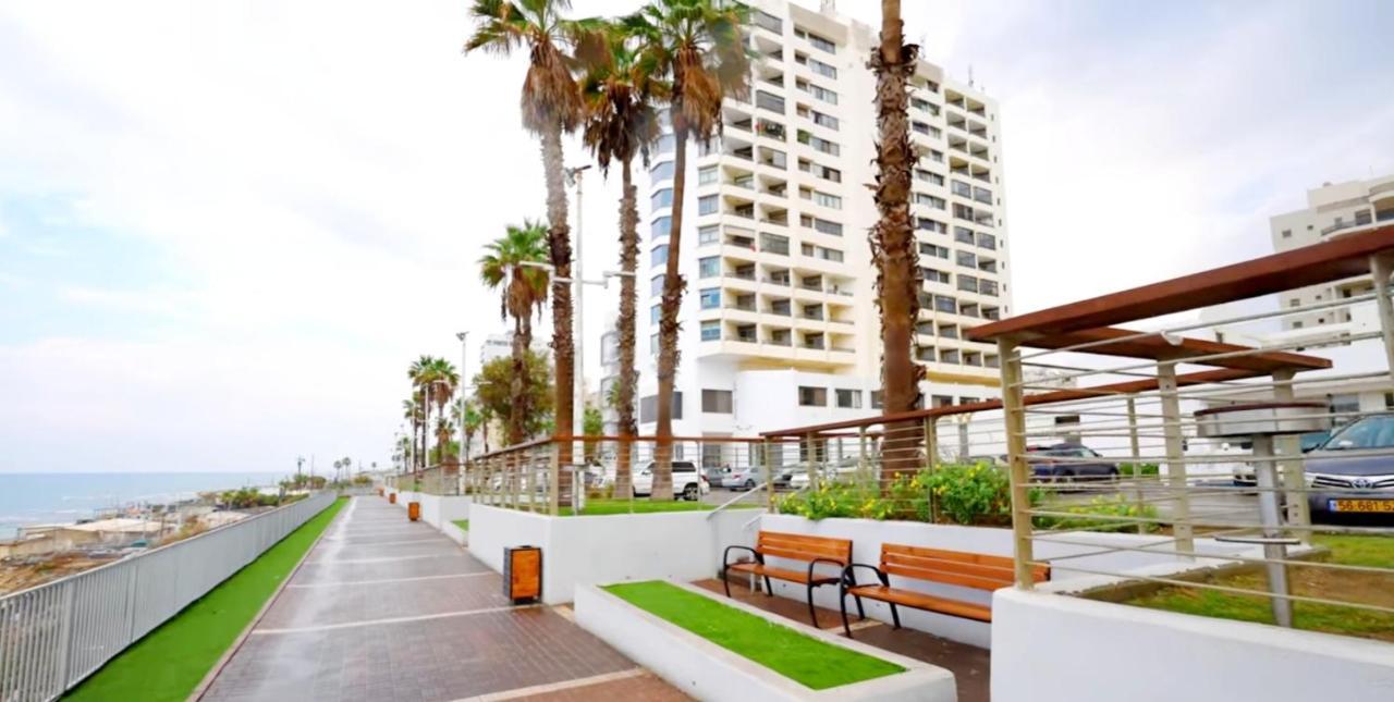 612 Apartment On The Beach Bat Yam Exterior foto