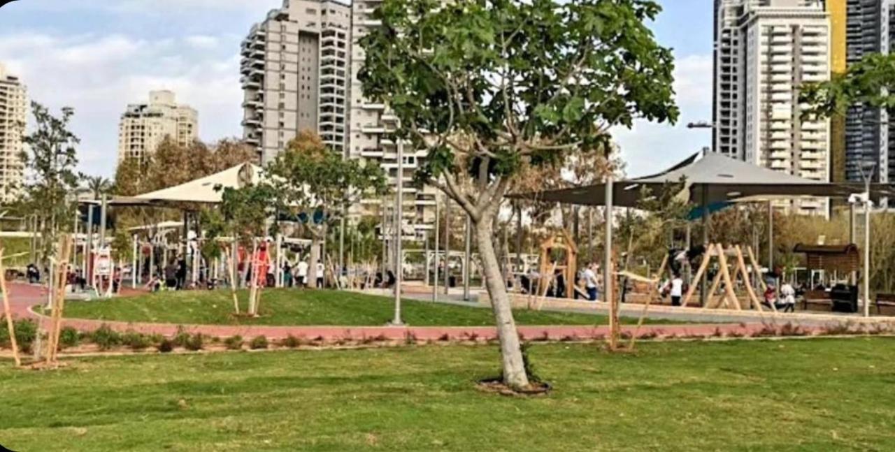 612 Apartment On The Beach Bat Yam Exterior foto